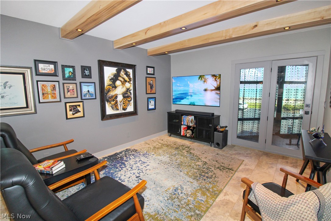 Admiralty Condo - Residential
