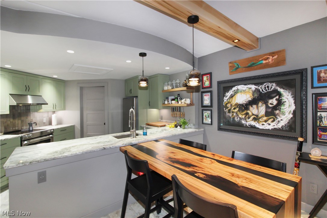 Admiralty Condo - Residential