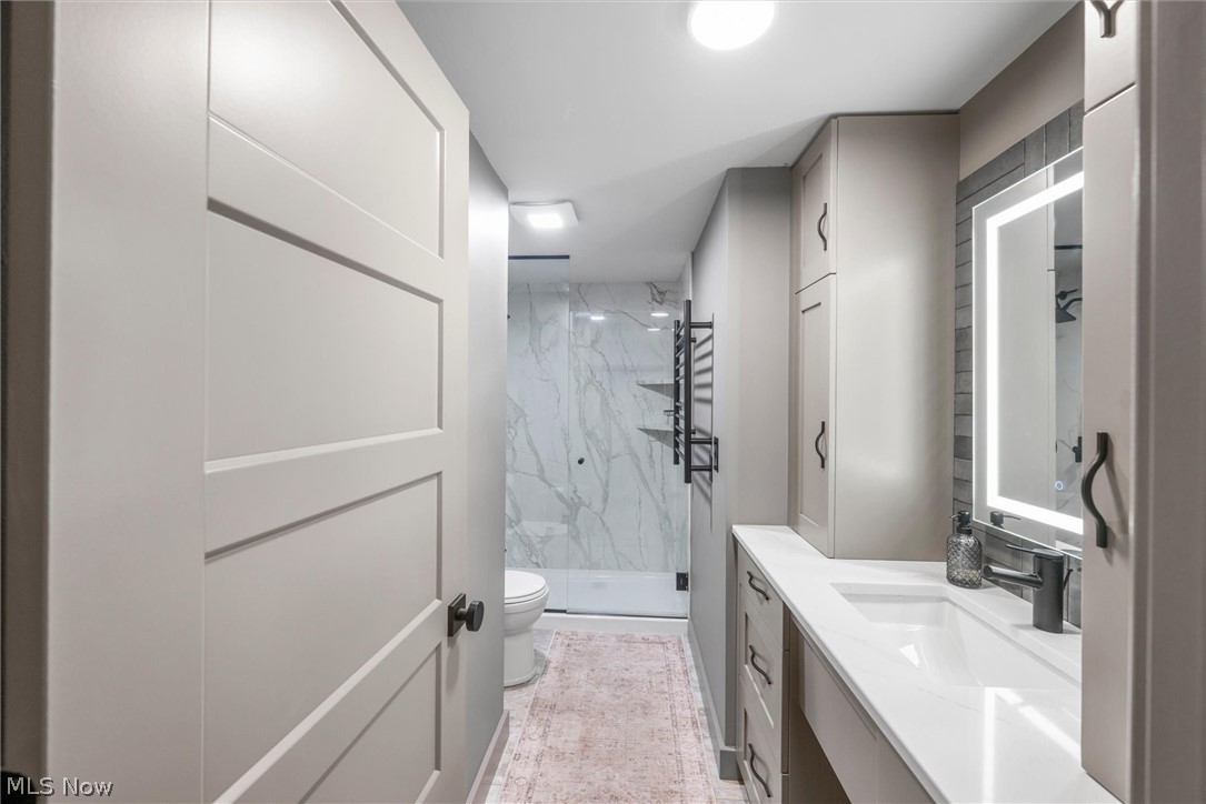 Admiralty Condo - Residential