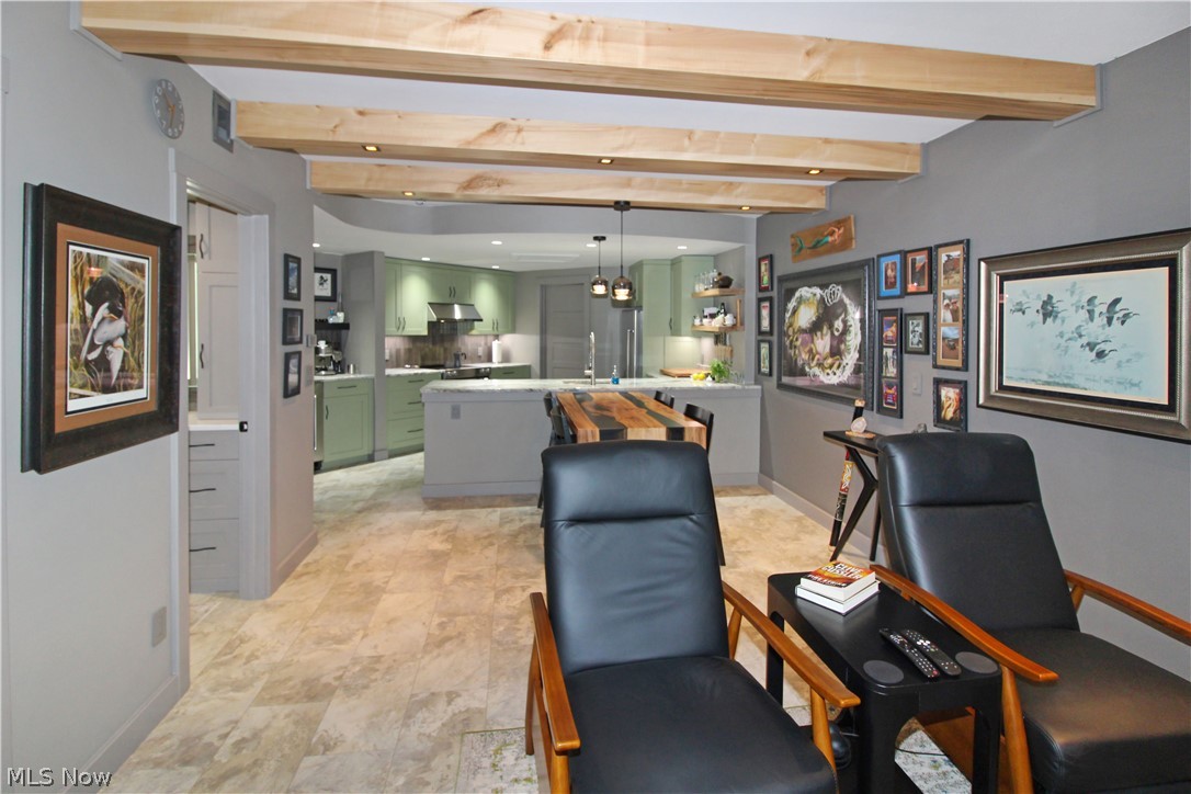Admiralty Condo - Residential