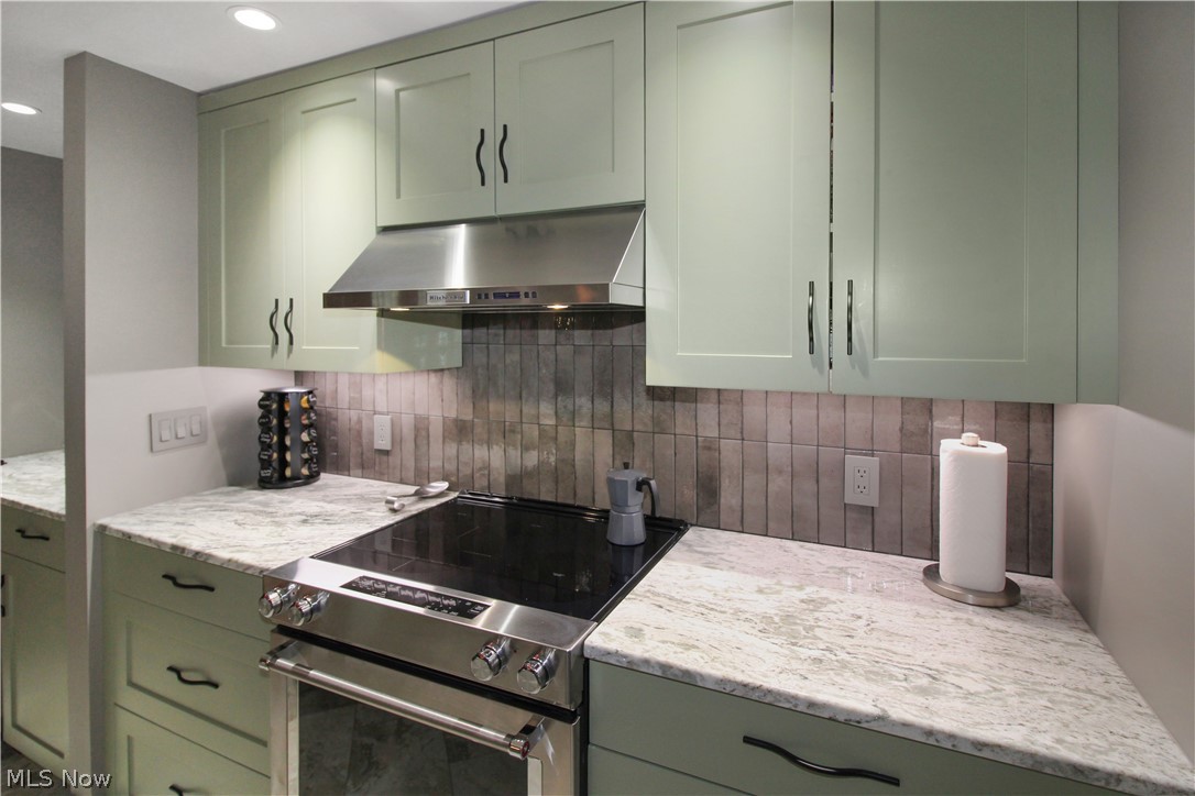 Admiralty Condo - Residential