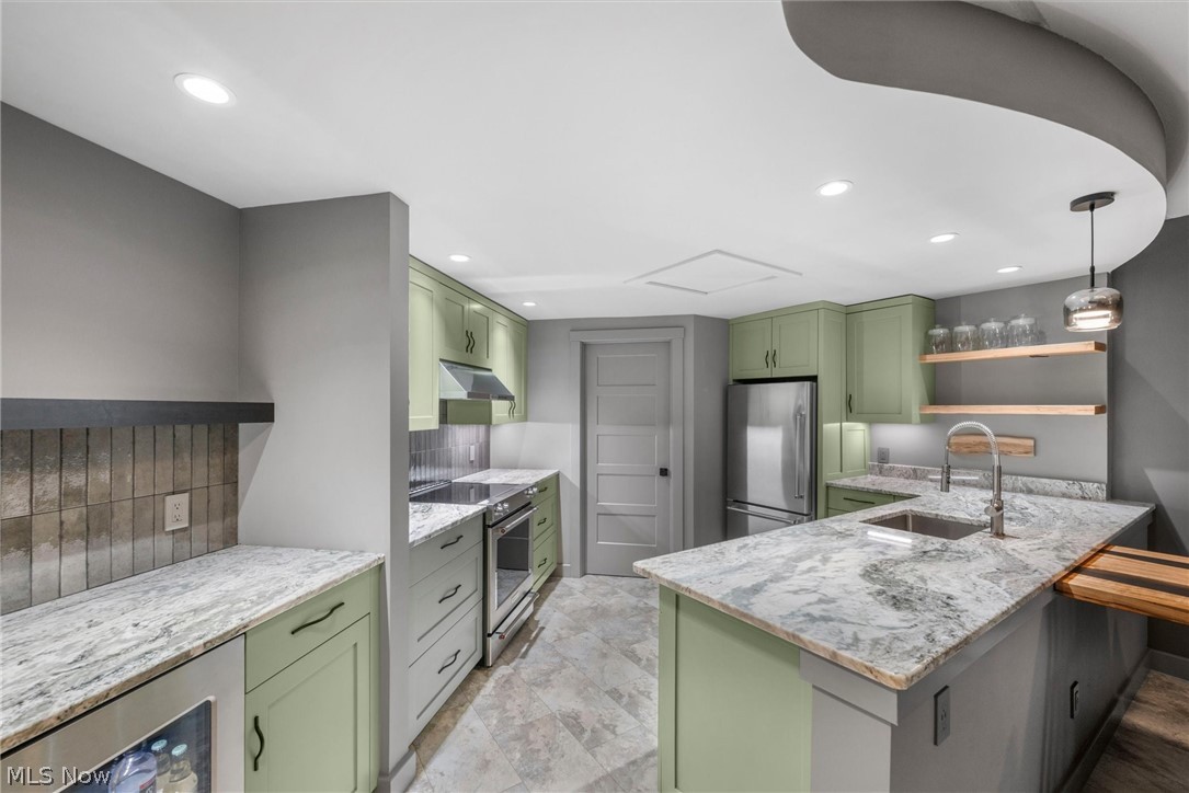 Admiralty Condo - Residential