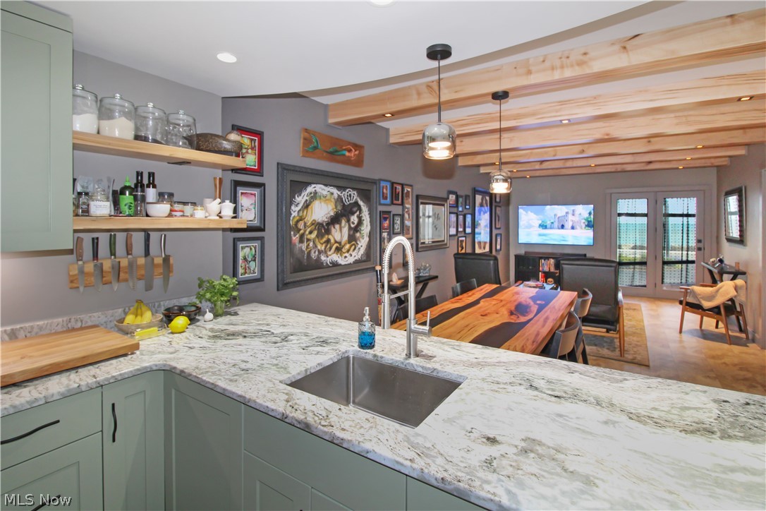 Admiralty Condo - Residential