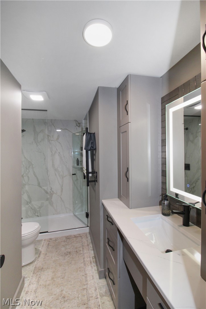 Admiralty Condo - Residential