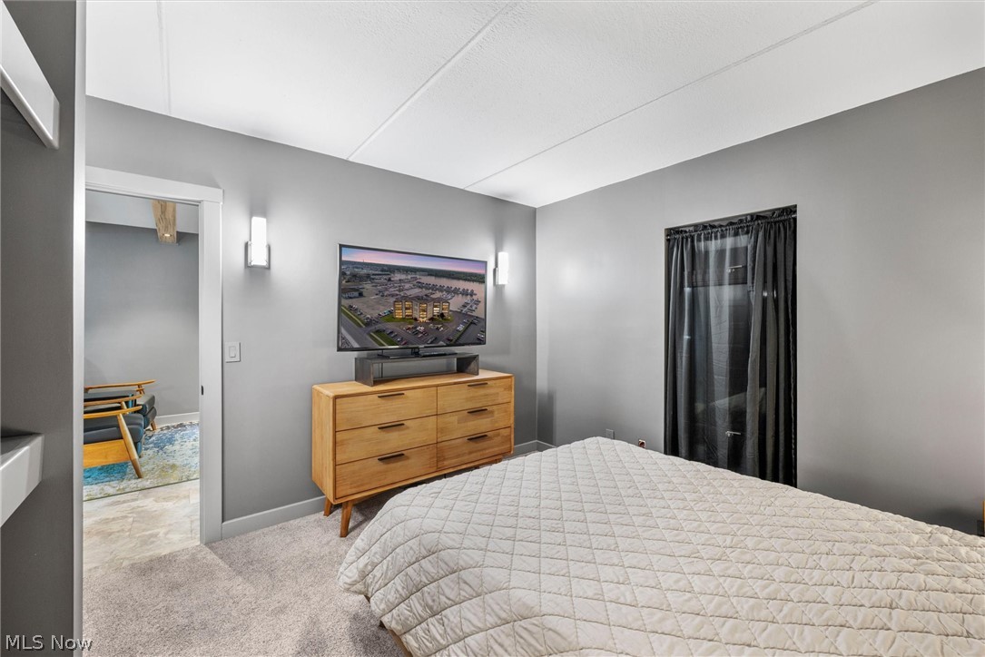 Admiralty Condo - Residential