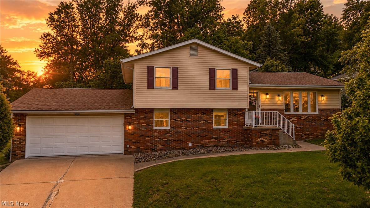 Sunroom, spacious level backyard, and a brand new paver patio!
Welcome to 120 Windermere Drive, a 3 bedroom, 2 bath multi-level home offering space, functionality, and outdoor enjoyment. Relax in the sunroom, entertain on the new paver patio, or enjoy the privacy and versatility of the large fenced backyard with plenty of room for pets, play, gardening, and gatherings. Additional features include a partially finished basement, attached 2 car garage, and a convenient St Clairsville location near shopping, dining, schools, and other local amenities. Don't miss your opportunity to make this home your own-- schedule your private showing today!