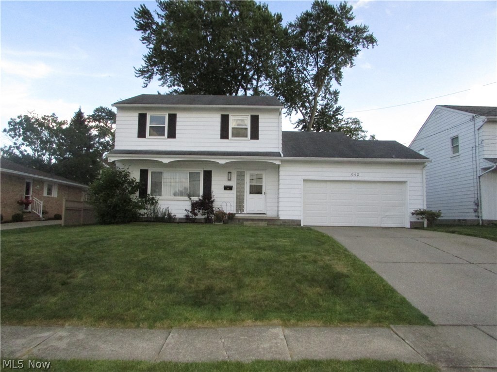 An exceptional 4 bedroom colonial in Cuyahoga Falls with over 2000 sq ft of total living space.  This home has many updates, including windows, the kitchen, baths, and much more.  The main bath was recently remodeled.  A 22x12 rec room covers the finished basement.  There is also a formal living room, family room, formal dining room, and screened back porch.  The back yard is completely fenced.  The large kitchen has been updated, and has an eating area.  Do not miss out on all this space!