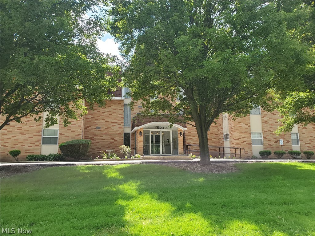 Parkway West Condo - Residential