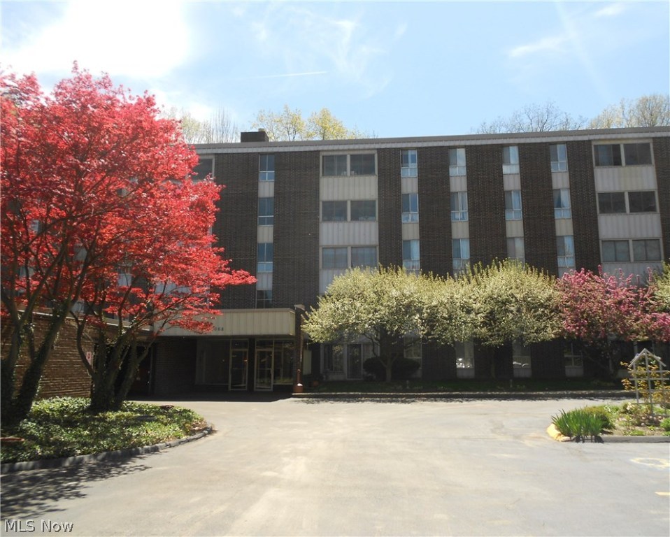 Hurry before it sells!  Covering the entire end of the building, this condo's floor plan is the largest available at Silver Lake Towers.  The spacious master bedroom features double closets and a full bath with walk-in shower.  Another full bath and two additional bedrooms offer room for guests or an office/den.  The applianced kitchen has plenty of cabinets and counter space. This condo has been freshly painted and offers new carpet (2014 - except for 3rd bedroom).  Two sliders to the 3 season enclosed porch allow you to enjoy beautiful views of the sunset and the surrounding property.  Garage space #109 and a storage unit are included. Community amenities include party room, guest suites, outdoor heated pool, exercise room, bocce ball court, clubhouse and more.  Condo maintenance fee covers all utilities, even cable, except for phone.  This property is a must see!  Agent is related to seller.