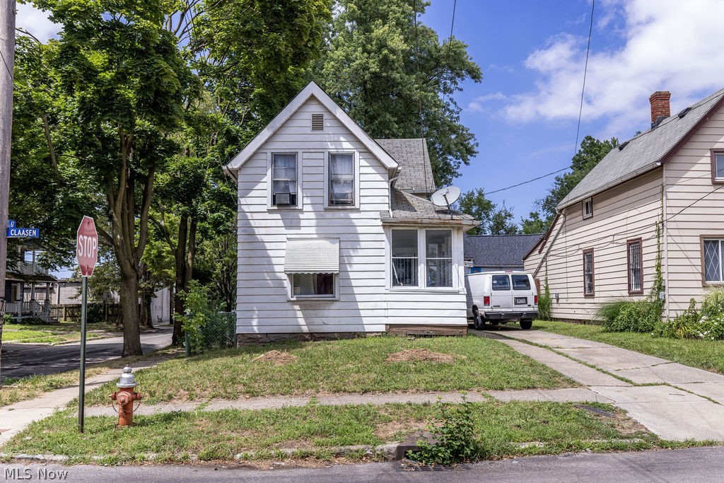Welcome to 6703 Claasen Avenue, a charming and solid investment opportunity in Cleveland’s vibrant South Broadway neighborhood. This well-maintained 3-bed, 1-Full, 1/2-bath single family home offers 1,104 sq ft of living space and a thoughtful layout that’s perfect for handy owner-occupiers or investors alike — including a newer furnace and water heater — helping ensure efficient operation and low maintenance. The property sits on a generous 4,369 sq ft lot and includes a concrete driveway, making parking convenient. Built in 1910, this residence blends traditional architectural appeal with practical functionality and strong rental or resale potential.