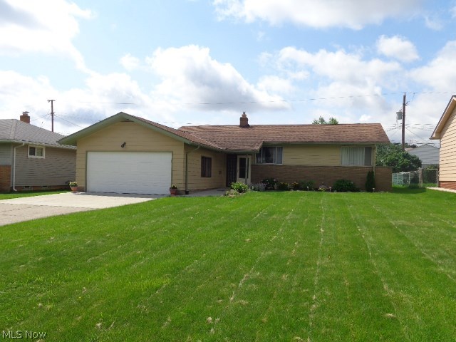 Nice ranch with a 2 car attached garage!!Freshly painted and new carpet throughout!!L-shaped rec rm,half bath and office room in lower level!!Newer kitchen appliances stay!!Neutral décor!!Glass block bsmnt window!!Deck off dining rm!!Ceramic tile kitchen floor!!great area--dead end street!!fenced yard!!Don't miss Out!!