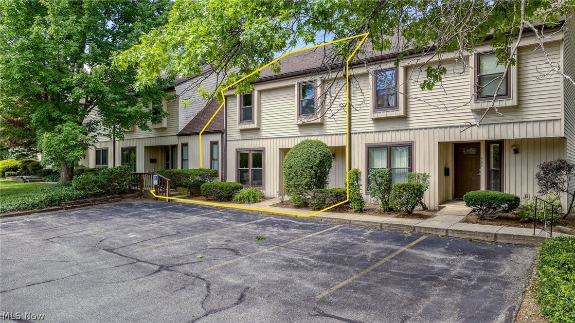 Maples/Aintree Condo - Residential