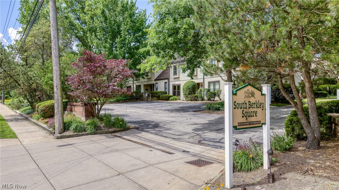 Maples/Aintree Condo - Residential