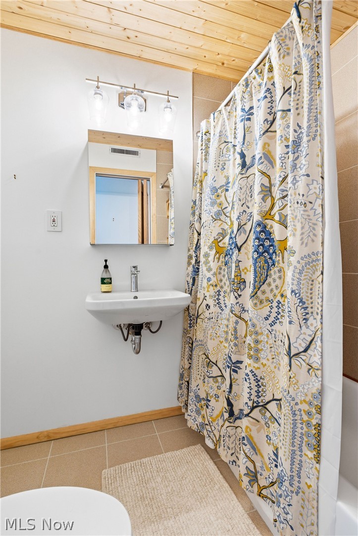 Coral Rock Condo - Residential
