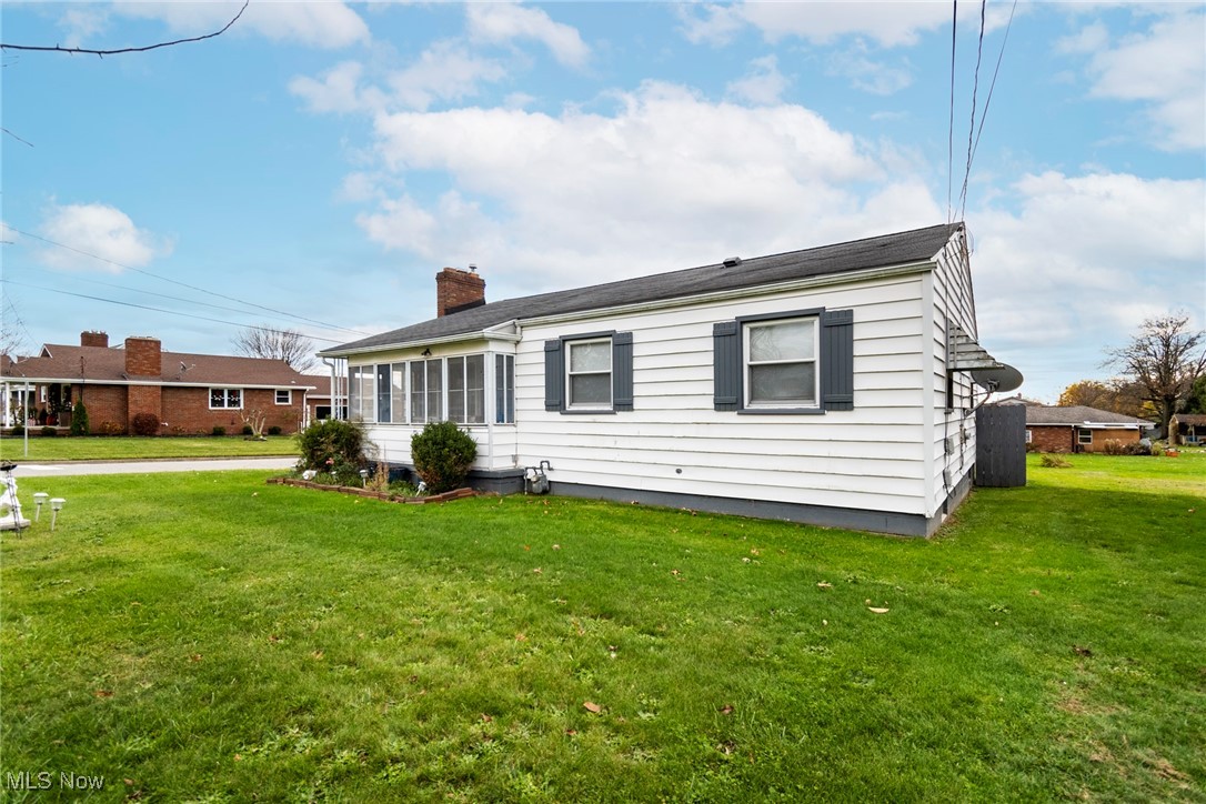 Come see this 3 bedroom, 2 baths Ranch with hardwood floors and double detached garage located in Campbell School District. Furnace 2023, Wooded fenced backyard for your little ones or pets.  Basement with sump pump for peace of mind. Washer ,dryer and range included. Two covered porches great for  enjoying the outdoors, socializing with neighbors and friends.