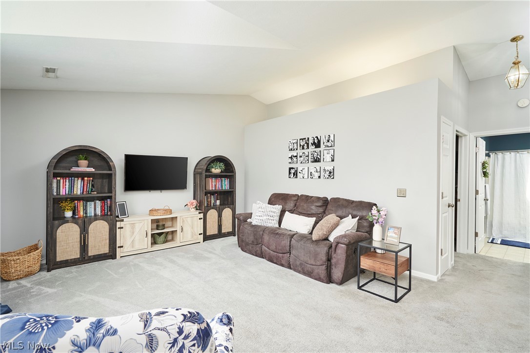 Ryan Village Condos Ph 01 - Residential
