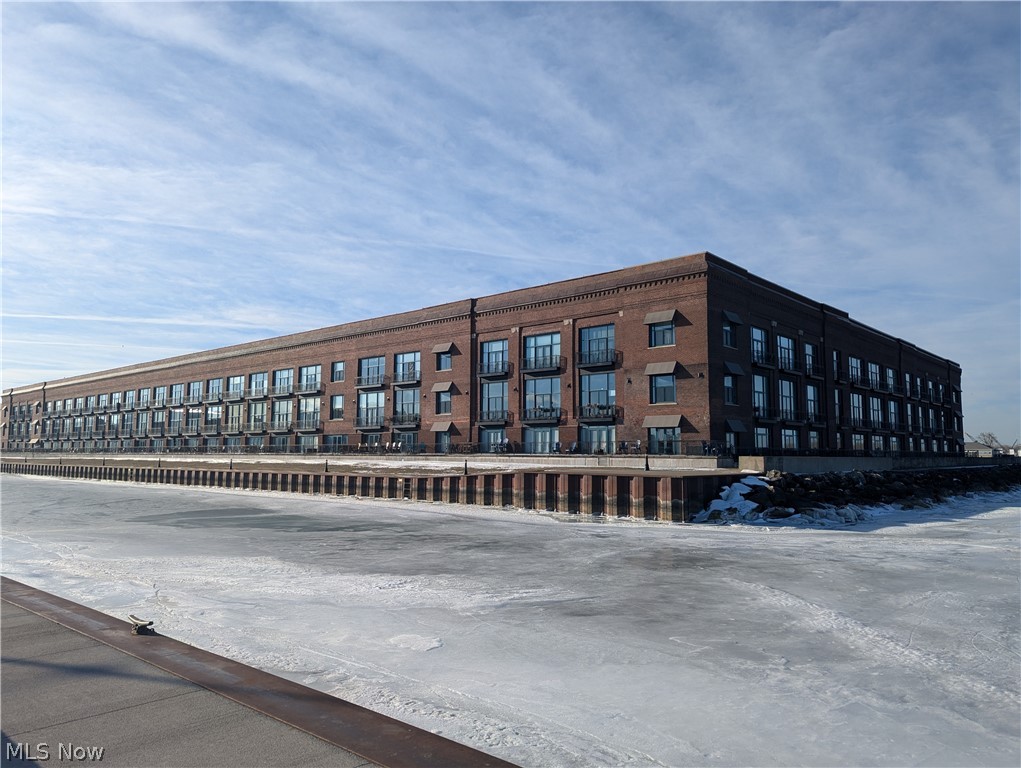 Chesapeake Lofts in Downtown Sandusky.
This first floor marina/poolside unit has 868 sqft. with 1 bed and 1 bath. Make this your primary home, vacation home, or transient rental. Building offers pool/hot tub, fitness room, common grilling area, gated and secured building. Close to all the action in downtown Sandusky and a quick drive to Cedar Point. Tenant occupied 24 hr notice to show