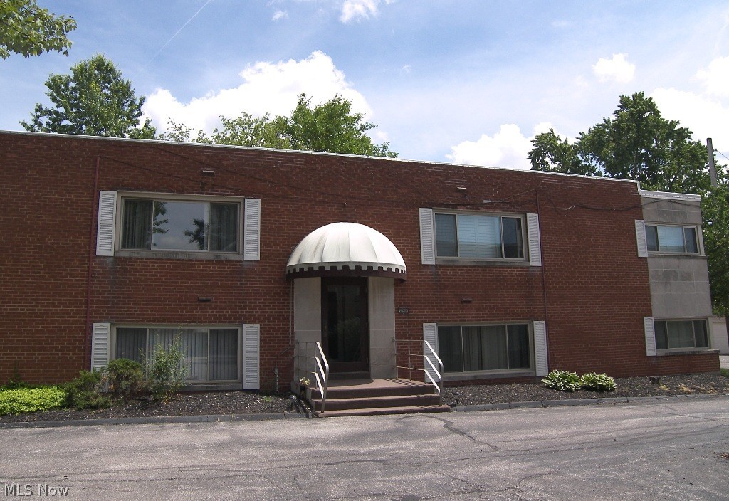 Amazing opportunity to get into top ranked Solon School district! This two bedroom condo is conveniently located within minutes of shopping, schools, recreation center and parks. Newer ceramic tile floor throughout and kitchen fully updated with granite, tile backsplash, dishwasher and fridge in 2019.  Spacious family room and dining area, plus two bedrooms and recently updated full bathroom. Stackable washer and dryer in the unit and shared full size laundry set in the common area. Monthly maintenance fee includes heat, air conditioning, water/sewer and all exterior maintenance. One car garage with opener included and additional parking available in the front. This condo can be leased. A rare opportunity to purchase in Solon at this price!