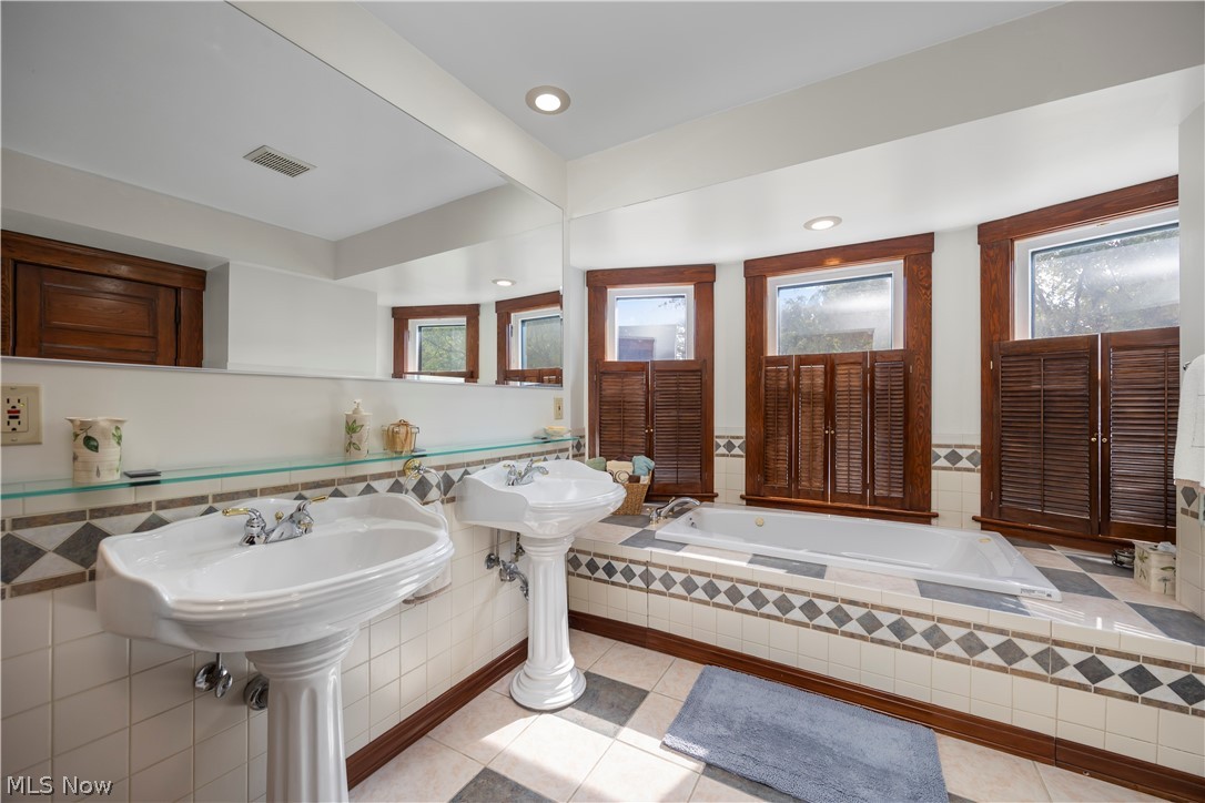 Franklin Terrace Rowhouse Condos - Residential