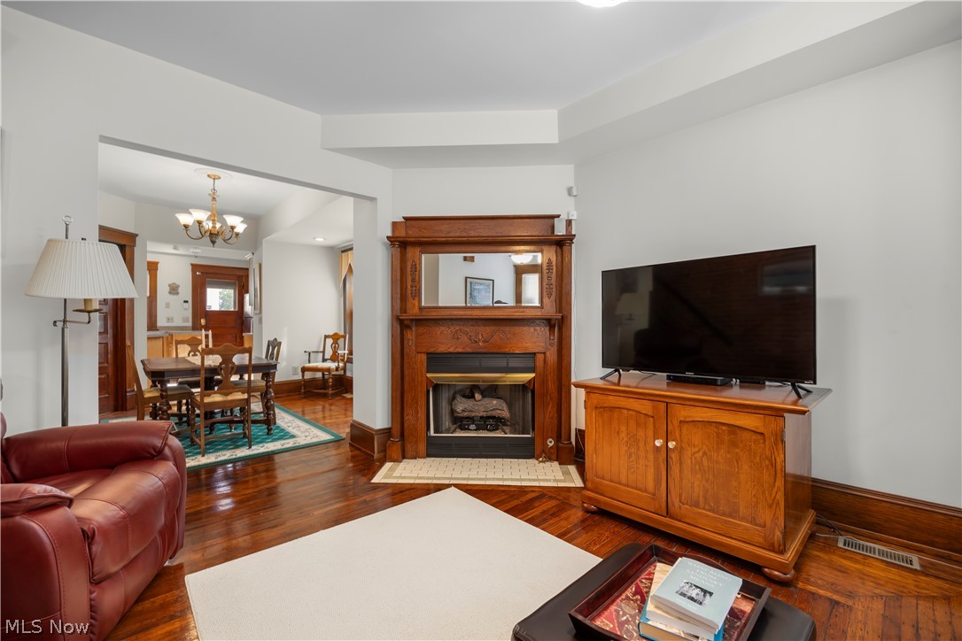 Franklin Terrace Rowhouse Condos - Residential