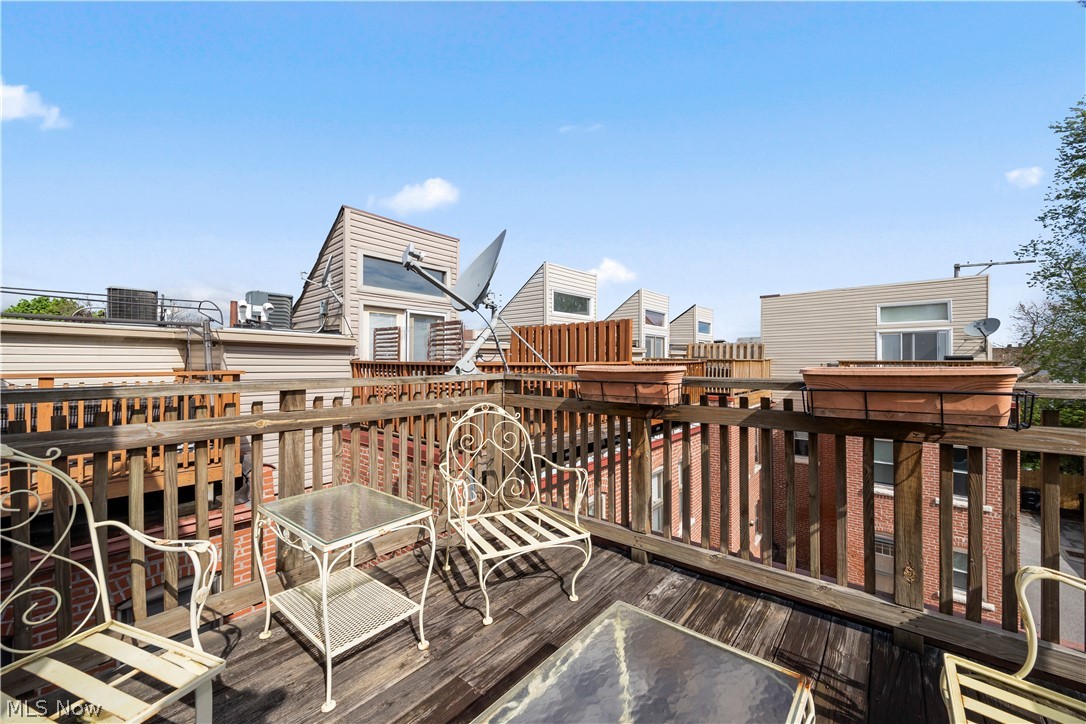 Franklin Terrace Rowhouse Condos - Residential