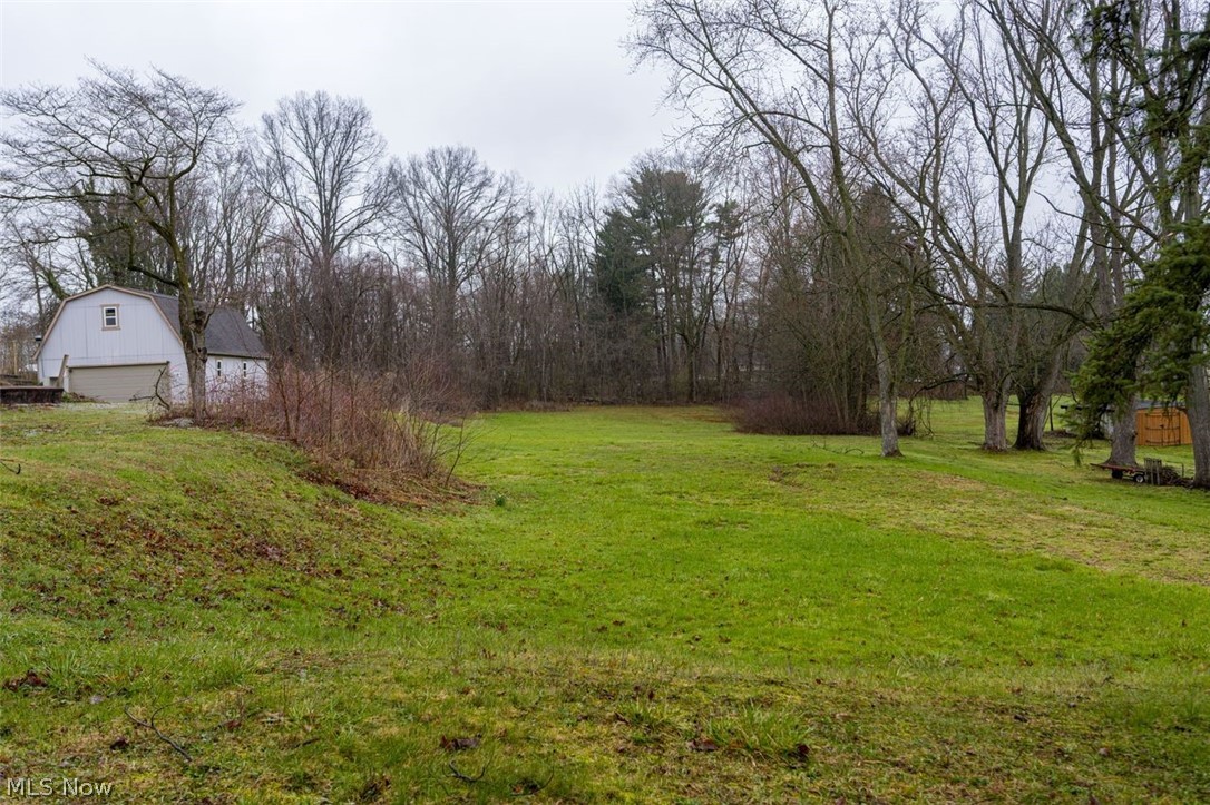 Nearly 1 acre in a residential neighborhood in Richland Gardens with public water and city sewer available.  Call your favorite Realtor today!
