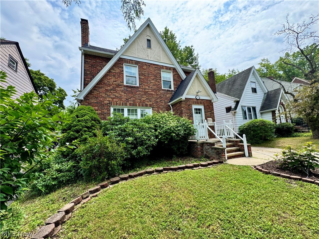Cleveland Heights Blvd - Residential