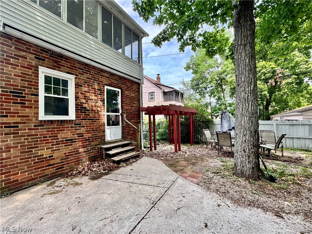Cleveland Heights Blvd - Residential