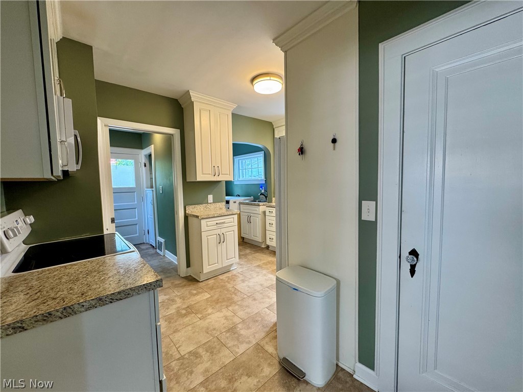 Cleveland Heights Blvd - Residential