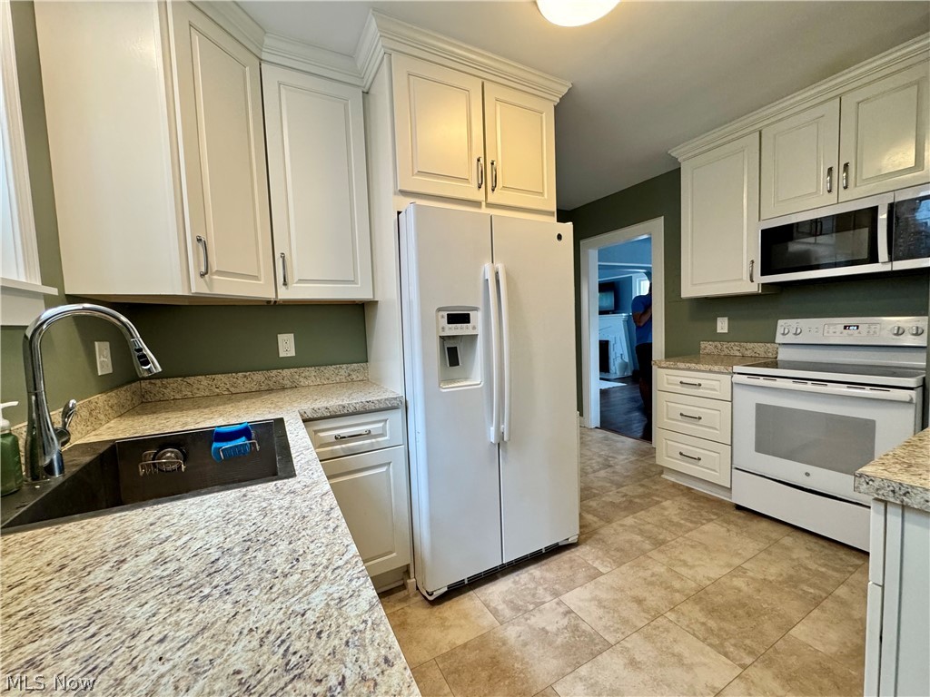 Cleveland Heights Blvd - Residential