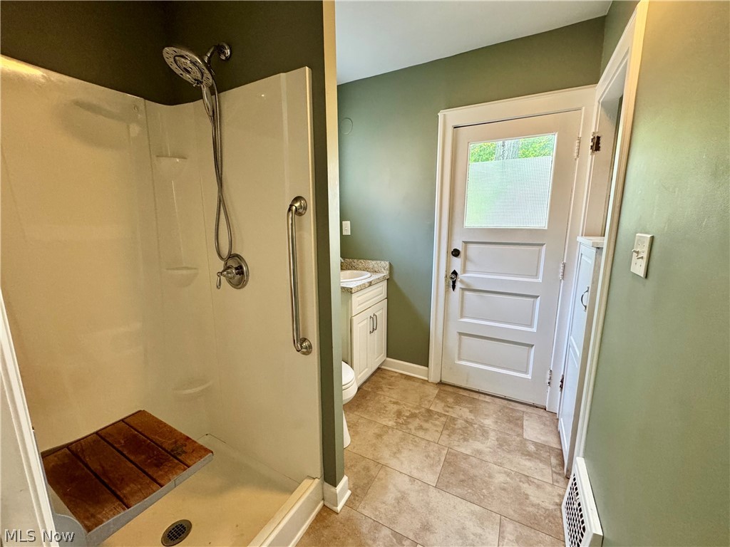Cleveland Heights Blvd - Residential