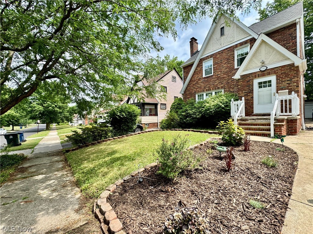 Cleveland Heights Blvd - Residential