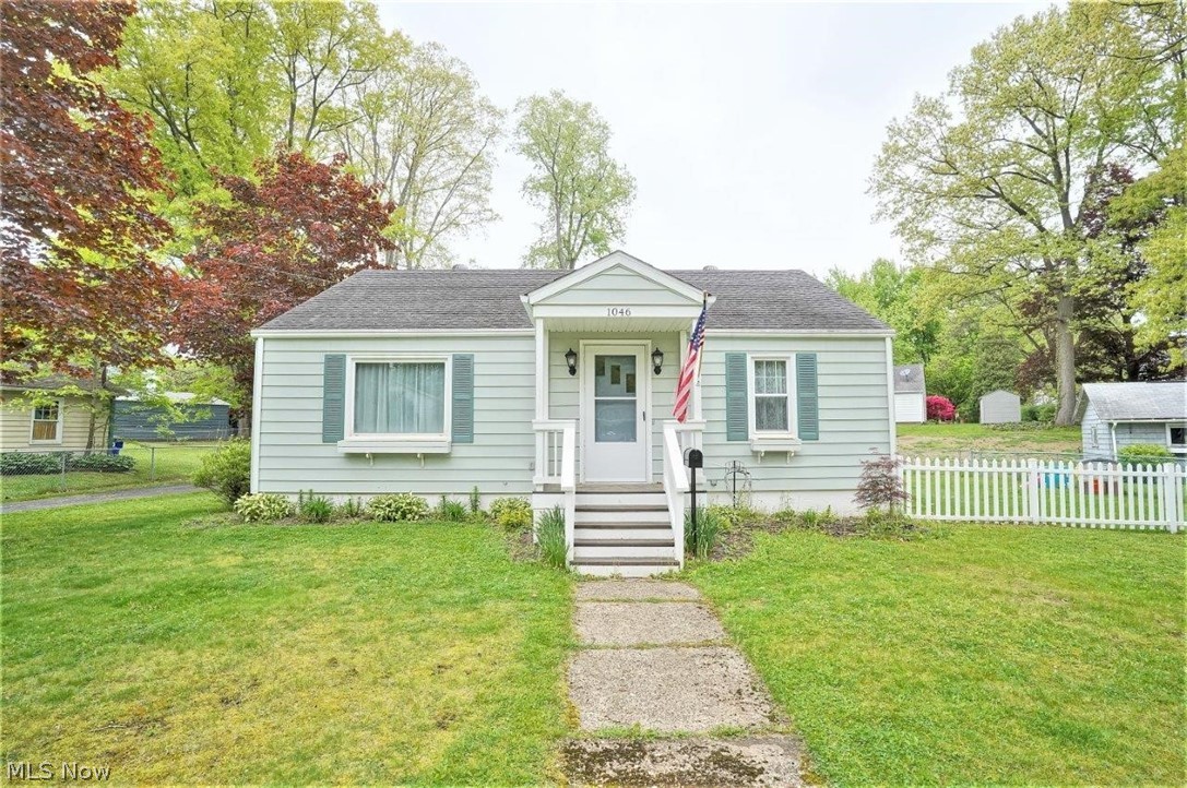 Welcome to your new address! 1046 Crown Ave in quaint Ravenna, Ohio is one to be seen ASAP! This fabulous ranch home features 3 bedrooms and 2 full baths. The updates go on and on! The furnace, hot water tank and AC are all newer, the updated kitchen is a dream for anyone who loves to cook. The bathrooms are nicely updated as well.
THis home has great space inside and out! The kids (2 legged and 4!!) will love the yard.