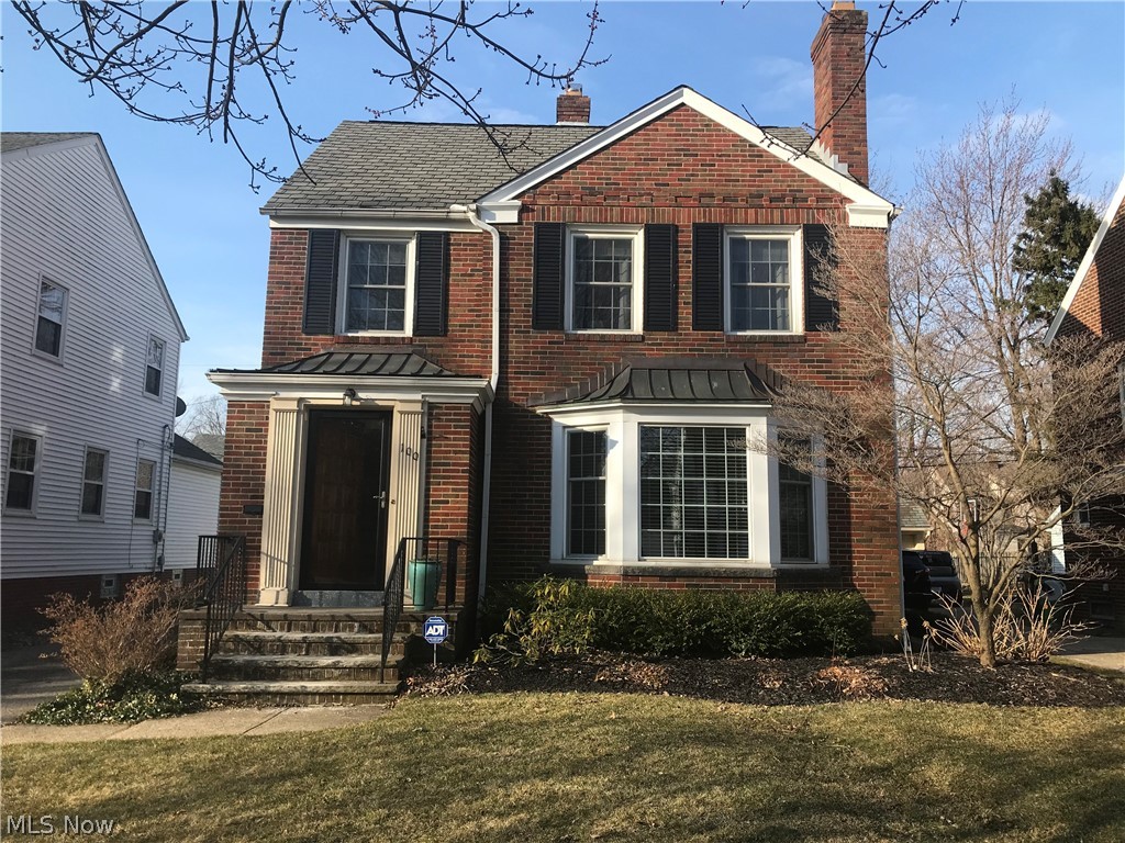 Well maintained 3 bedroom 1 1/2 bath in highly sought out Utopia Beach.