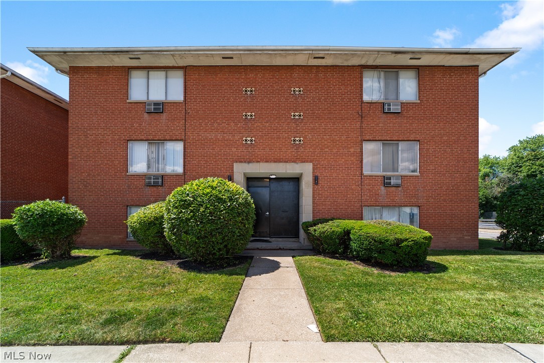 100% occupied, cash flowing 12 unit complex with value-add upside! This newly updated 12 unit deal is perfect for the investor looking for solid, stable cash flow day 1, while still having easy value-add upside available through basic cosmetic updates and organic rent bumps!

Currently 100% occupied, grossing $10,740 in rent per month, an investor will walk into nearly a 9.5% cap rate AS IS. Proforma, a savvy buyer will easily achieve $12,500+ per month in gross rent, with the ability to implement parking fees and on-site coin operated laundry for additional income!

The unit mix is ideal - boasting (8) two bedroom units and (4) one bedroom units. (6) of the (12) total units have been totally remodeled including updated kitchens with granite countertops and new appliances, updated flooring including vinyl plank and new carpet, updated bathrooms with tiled shower surrounds and new vanities, as well as updated lighting throughout and completely refreshed common areas. 

In addition, there are a number of new furnaces and wall unit AC's that have been installed, as well as a new parking lot, painted and refreshed garages, two completely new roofs installed in 2025, new carpet, paint and lighting in the hallways, and new exterior entry doors, and new common how water tanks! 

Tenants are responsible for gas and electricity, while the owner pays water/sewer/trash and common area electricity and gas. A number of tenants are currently month to month as well, allowing a buyer to quickly start implementing their business plan.