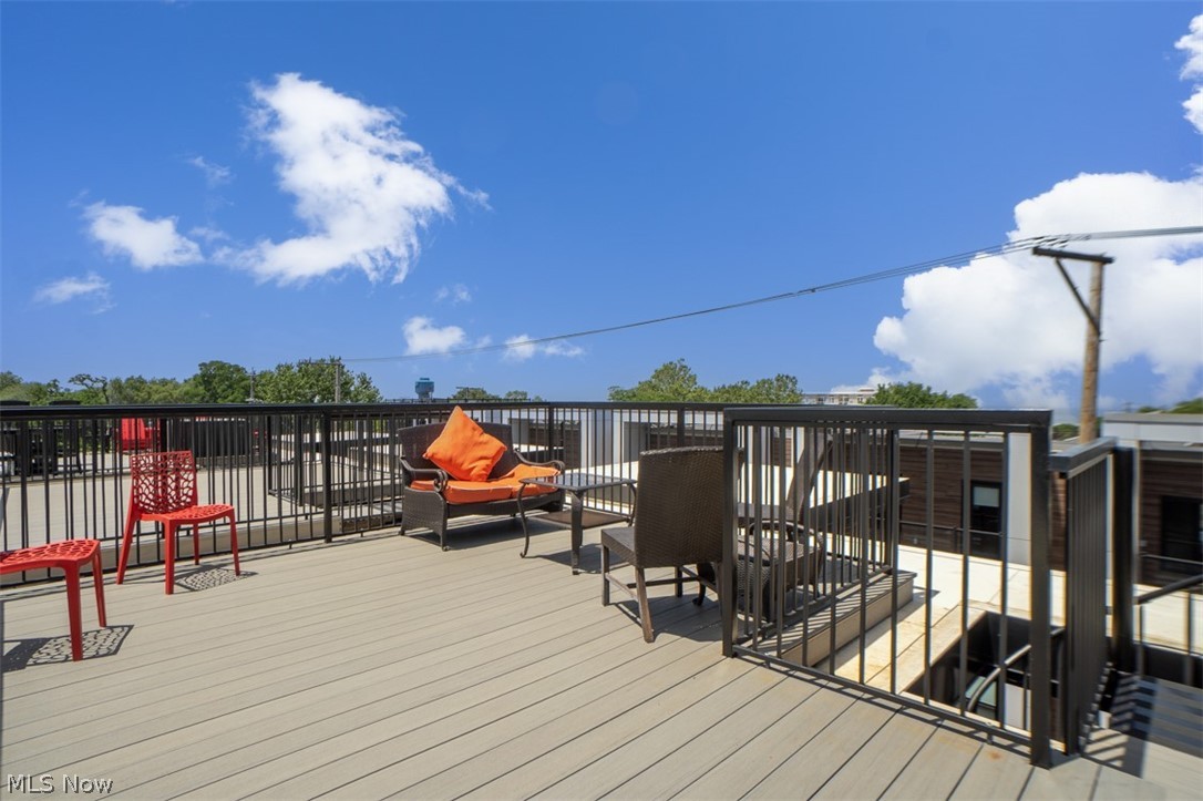 Hinge-Town-Homes - Residential