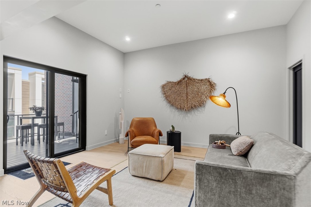 Hinge-Town-Homes - Residential