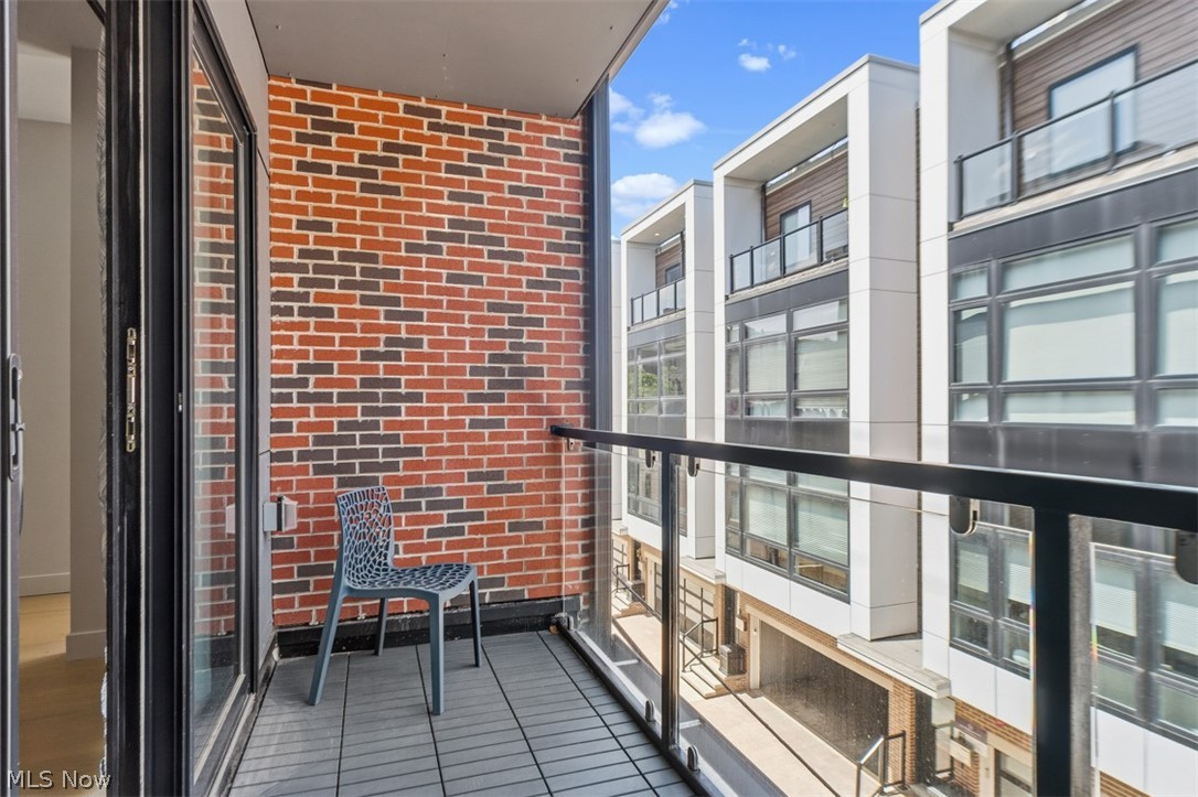 Hinge-Town-Homes - Residential