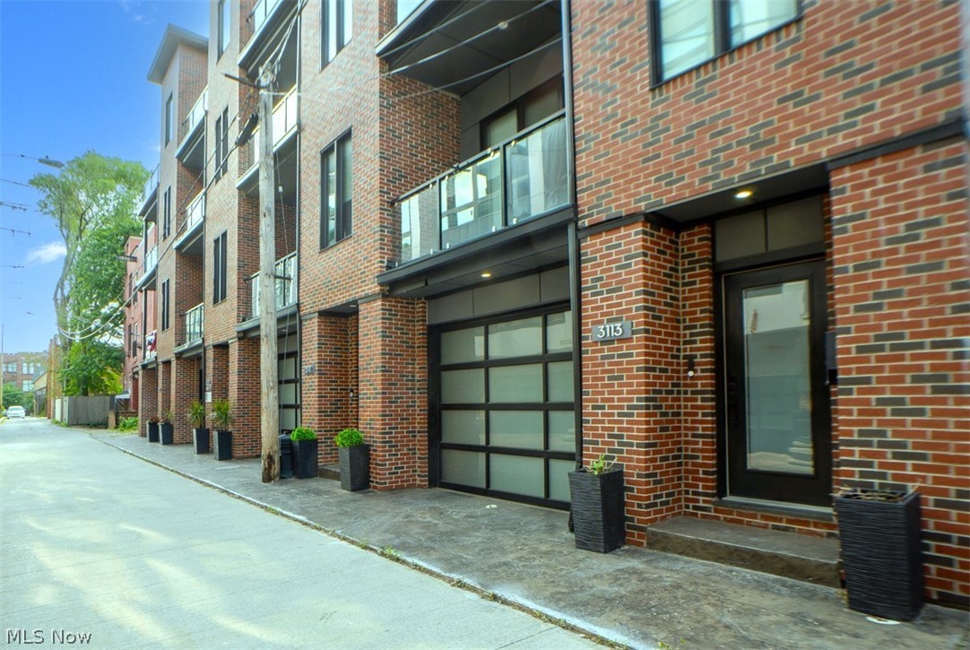 Hinge-Town-Homes - Residential