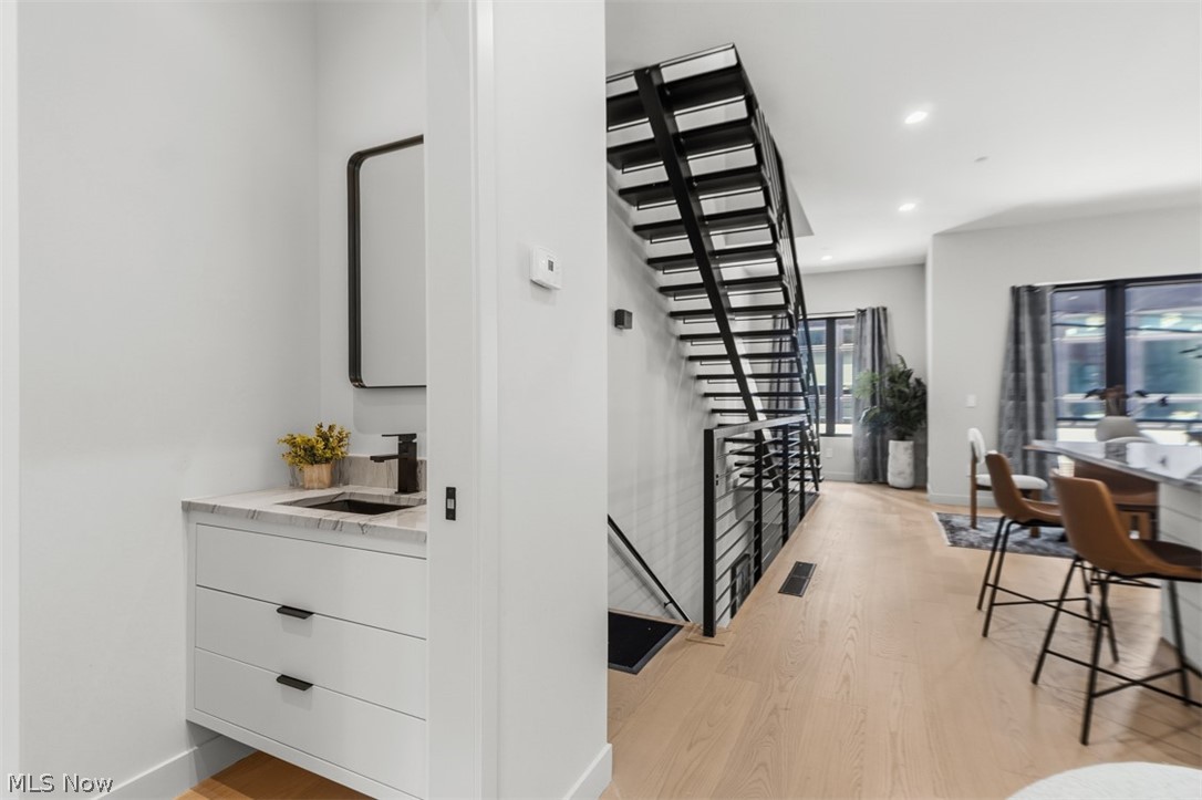 Hinge-Town-Homes - Residential
