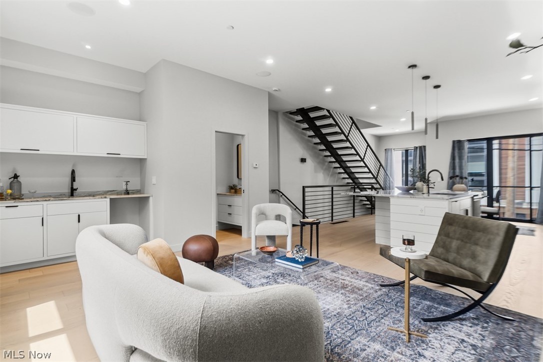 Hinge-Town-Homes - Residential