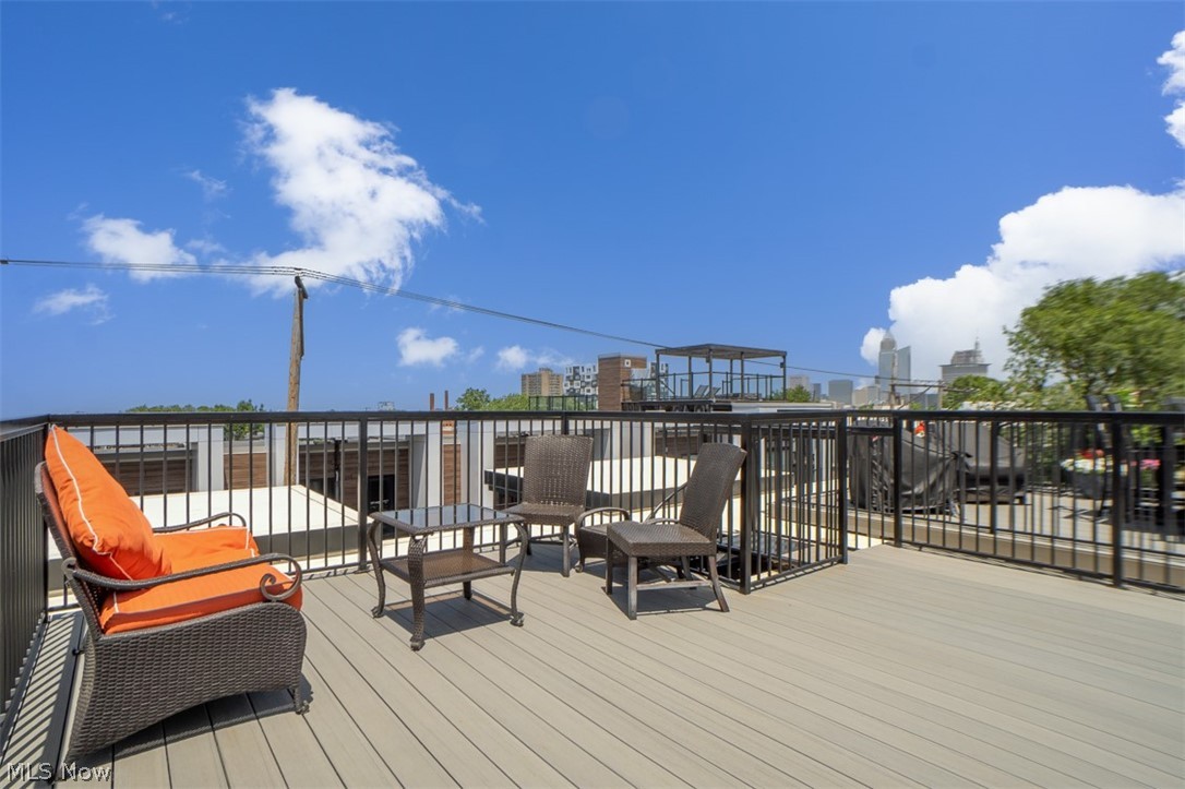 Hinge-Town-Homes - Residential