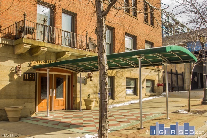 Best spot in downtown, this 2 bedroom 2 full bath condo is right in the middle of it all. Waterstreet sits in the warehouse district in the middle of Cleveland's best bars and restaurants and is right next to the new development in the East Bank of the Flats! This condo features granite countertops , stainless steel appliances, wood floors, soaring ceilings, tons of natural light, washer dryer hookups, attached parking lot, tons of closet and storage space, all in an open layout that is welcoming and bright.