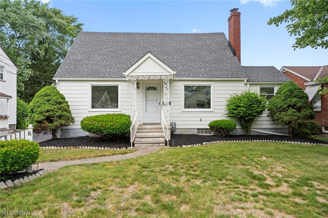 Welcome to 191 E Martin St in Amherst — a completely renovated 3-bedroom, 2-full-bath home offering 1,478 square feet of beautifully updated living space, plus a finished basement for additional flexibility and entertainment. Every detail has been thoughtfully redesigned, featuring luxury vinyl flooring throughout, a brand-new roof, and modern finishes from top to bottom.
The open-concept layout creates a seamless flow between the living and kitchen areas, making it ideal for both everyday living and entertaining. The stunning kitchen showcases quartz countertops, ample cabinetry, and a massive walk-in pantry that provides exceptional storage space. Upstairs, you'll find spacious bedrooms highlighted by vaulted ceilings that add character, volume, and natural light.
The finished basement offers additional living space perfect for a recreation room, home office, gym, or media area. With all the major updates already completed, this move-in-ready home combines modern style, functionality, and peace of mind in a desirable Amherst location.
Don't miss your opportunity to own this fully renovated gem—schedule your private showing today!