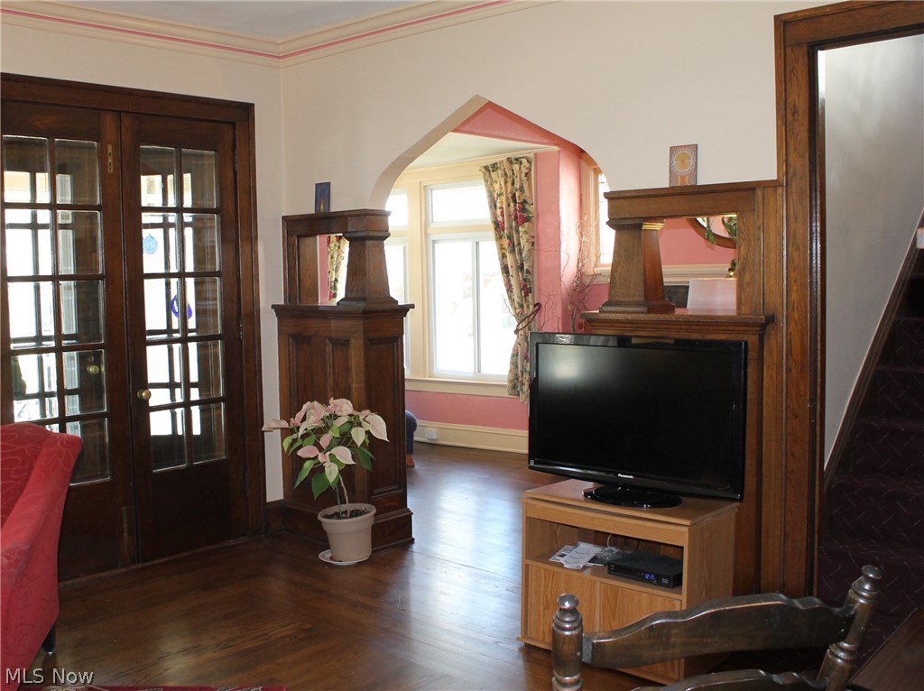 Genek Realty Companys - Residential