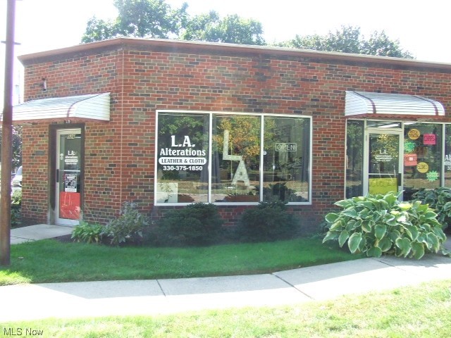 Portage 06 - Commercial Sale