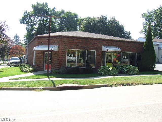 Portage 06 - Commercial Sale