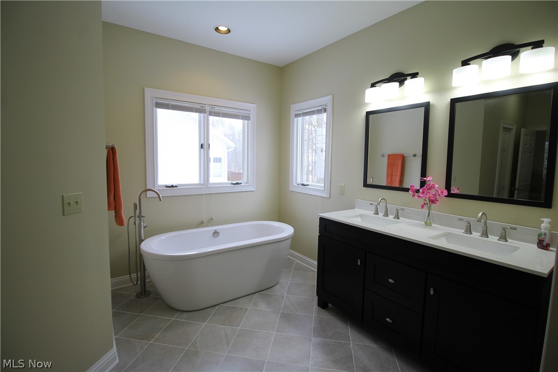 Bayside Lakes - Residential