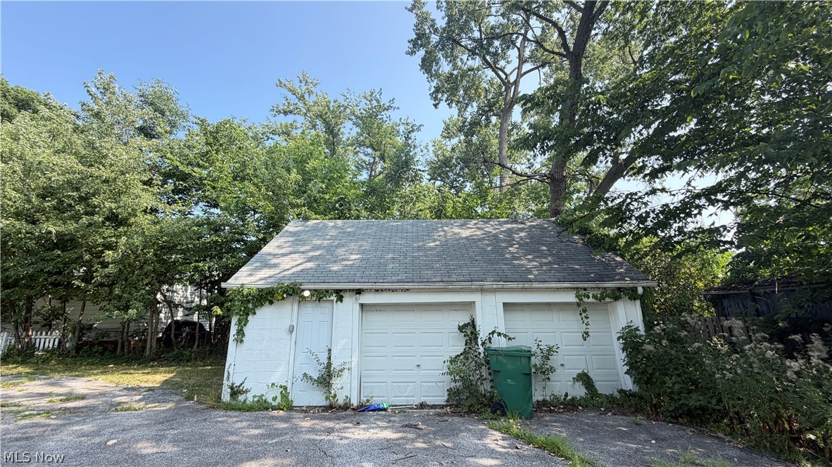 B E Hathaway Maple Grove - Residential