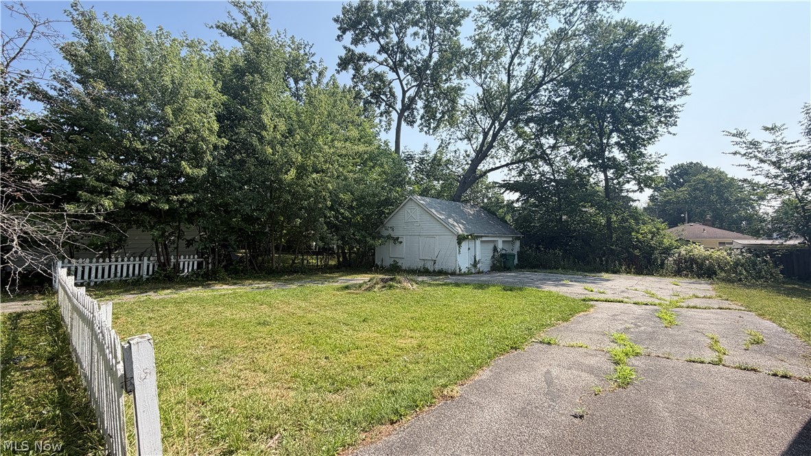 B E Hathaway Maple Grove - Residential